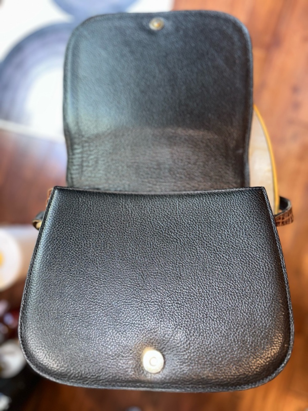 Vintage Bally Leather Bag • Croc Embossed Trim • Leather Lined • Made in Italy - Picture 11 of 16